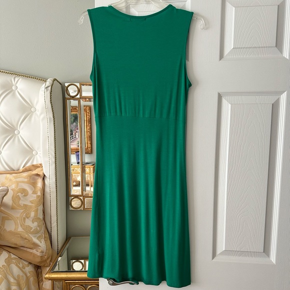 Dress Size S - Picture 2 of 5